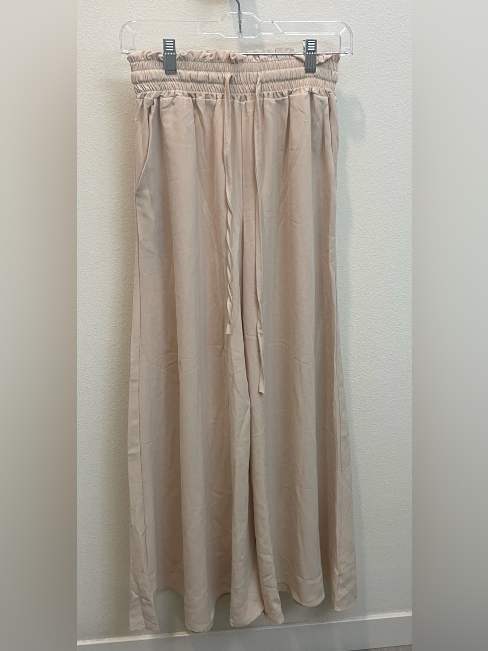 NWOT Vidifid Wide Leg Drawstring Flowy Pants in Cream